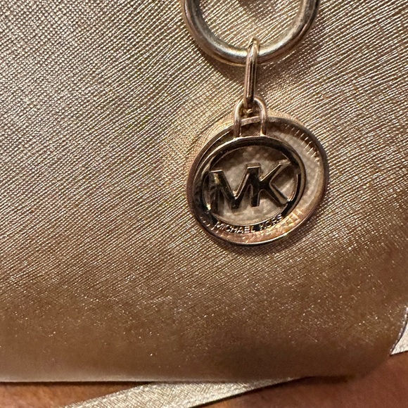 Michael Kors like new gold metallic Cynthia Staffiano leatherr satchel - Picture 2 of 7